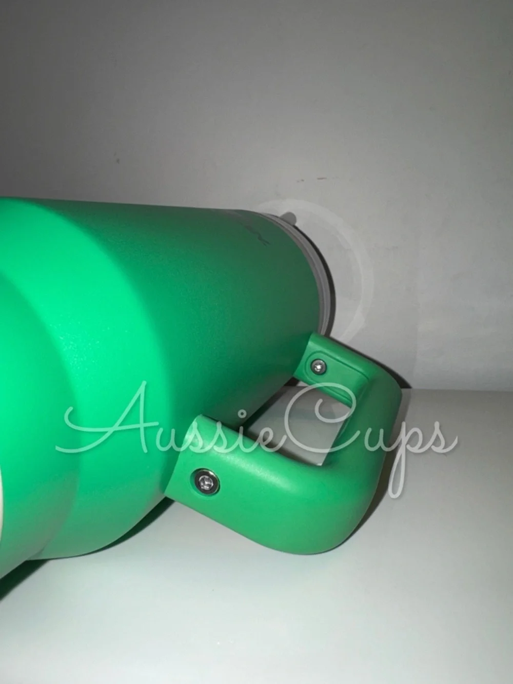 Stanley Meadow 40 oz Quencher H2.0 Tumbler in Bright Green w/ Lid & Straw - Picture 8 of 9